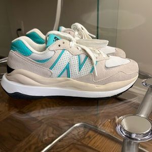New Balance 57/40 - Sz 8
